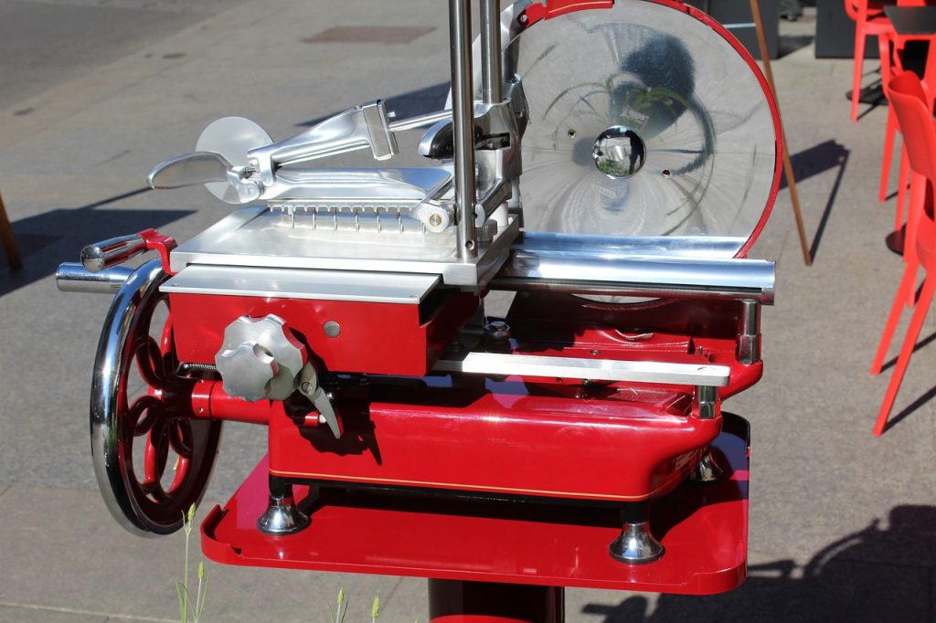 Top cele mai bune feliatoare electrice - bloglacumparaturi.ro