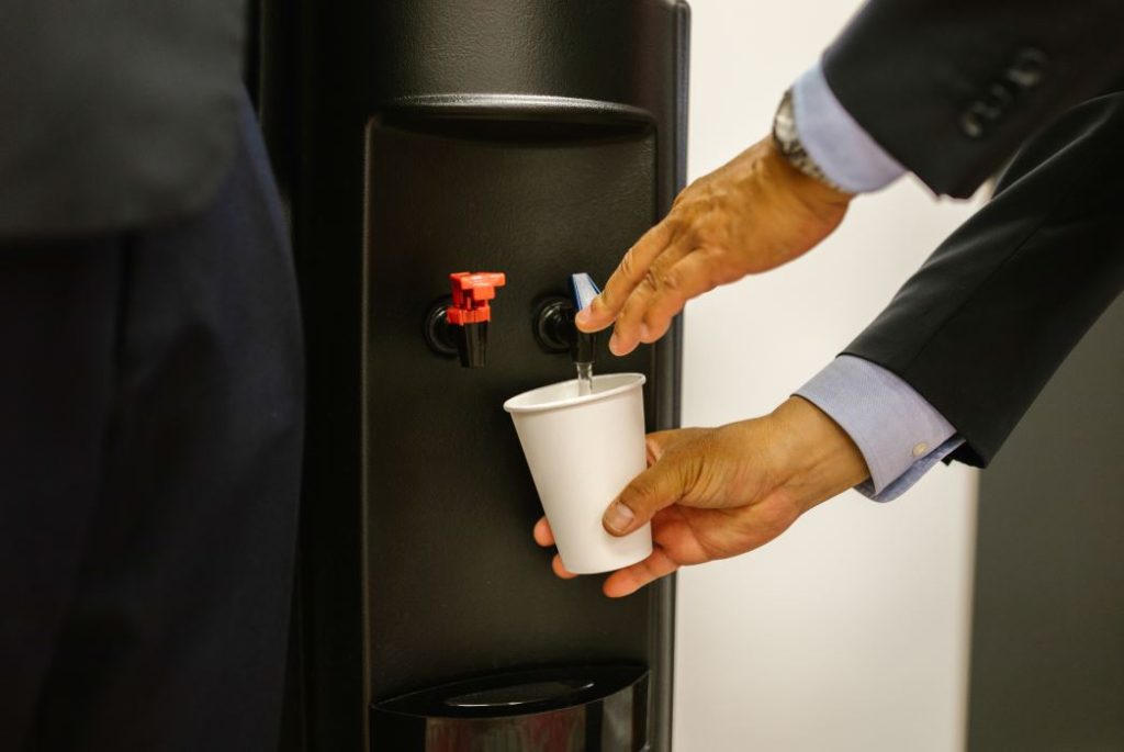 Cel mai bun dozator de apă - bloglacumparaturi.ro